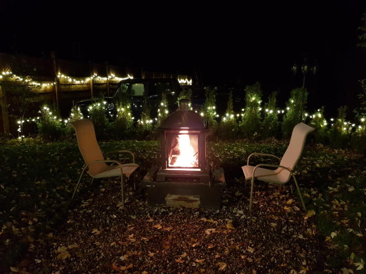 Kokomo INN Bed&Breakfast Ottawa-Gatineau's Only Tropical Riverfront B&B on the National Capital Cycling Pathway Route Verte #1 - for Adults Only - Chambre d'hôtes tropical aux berges des Outaouais BnB #17542O Extérieur photo