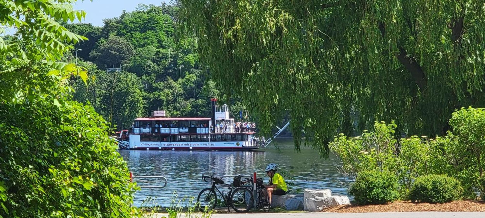 Kokomo INN Bed&Breakfast Ottawa-Gatineau's Only Tropical Riverfront B&B on the National Capital Cycling Pathway Route Verte #1 - for Adults Only - Chambre d'hôtes tropical aux berges des Outaouais BnB #17542O Extérieur photo