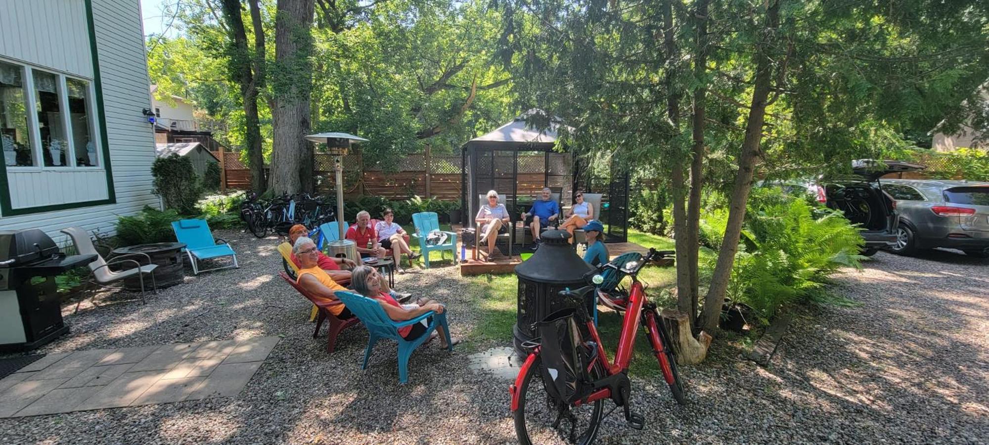 Kokomo INN Bed&Breakfast Ottawa-Gatineau's Only Tropical Riverfront B&B on the National Capital Cycling Pathway Route Verte #1 - for Adults Only - Chambre d'hôtes tropical aux berges des Outaouais BnB #17542O Extérieur photo