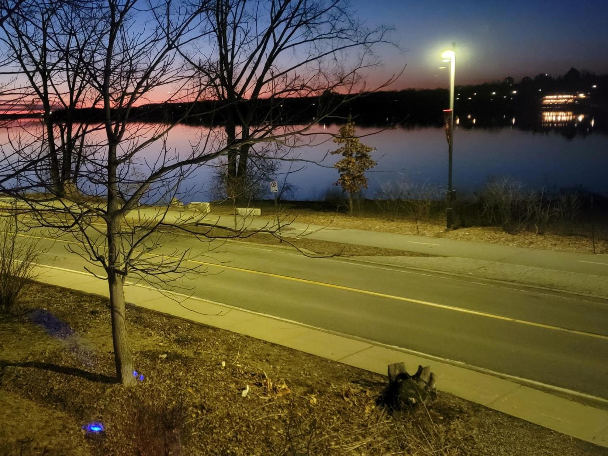 Kokomo INN Bed&Breakfast Ottawa-Gatineau's Only Tropical Riverfront B&B on the National Capital Cycling Pathway Route Verte #1 - for Adults Only - Chambre d'hôtes tropical aux berges des Outaouais BnB #17542O Extérieur photo