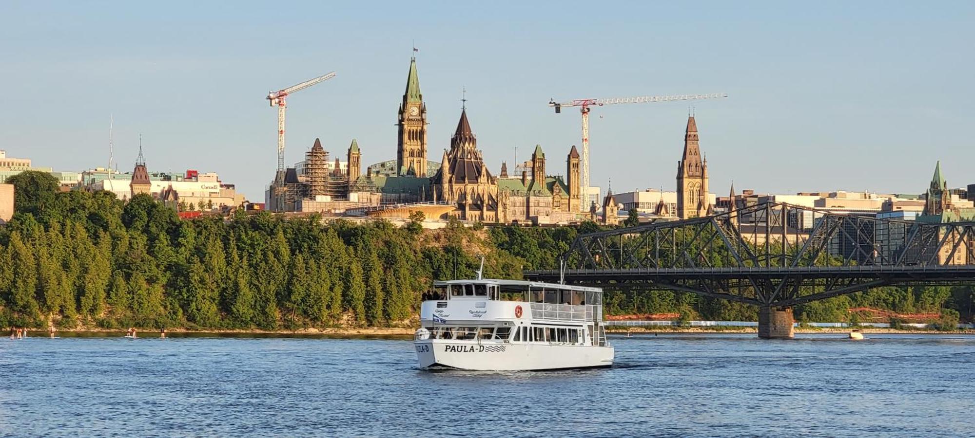 Kokomo INN Bed&Breakfast Ottawa-Gatineau's Only Tropical Riverfront B&B on the National Capital Cycling Pathway Route Verte #1 - for Adults Only - Chambre d'hôtes tropical aux berges des Outaouais BnB #17542O Extérieur photo
