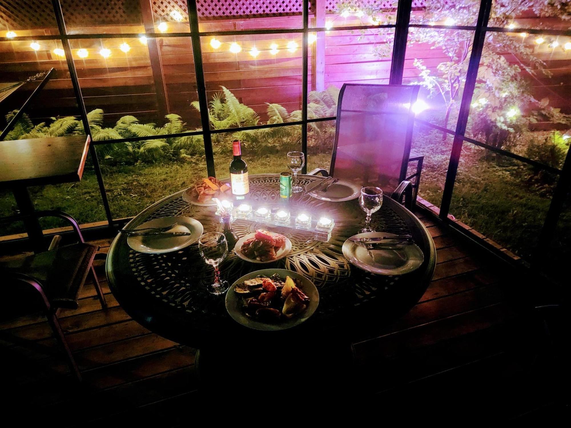 Kokomo INN Bed&Breakfast Ottawa-Gatineau's Only Tropical Riverfront B&B on the National Capital Cycling Pathway Route Verte #1 - for Adults Only - Chambre d'hôtes tropical aux berges des Outaouais BnB #17542O Extérieur photo
