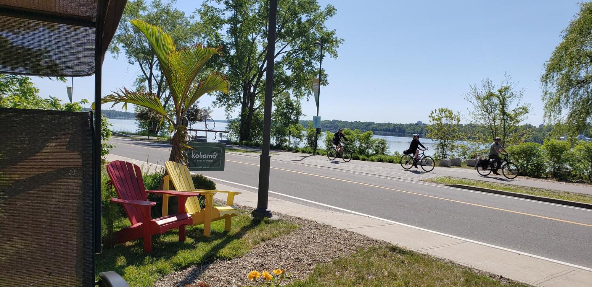 Kokomo INN Bed&Breakfast Ottawa-Gatineau's Only Tropical Riverfront B&B on the National Capital Cycling Pathway Route Verte #1 - for Adults Only - Chambre d'hôtes tropical aux berges des Outaouais BnB #17542O Extérieur photo